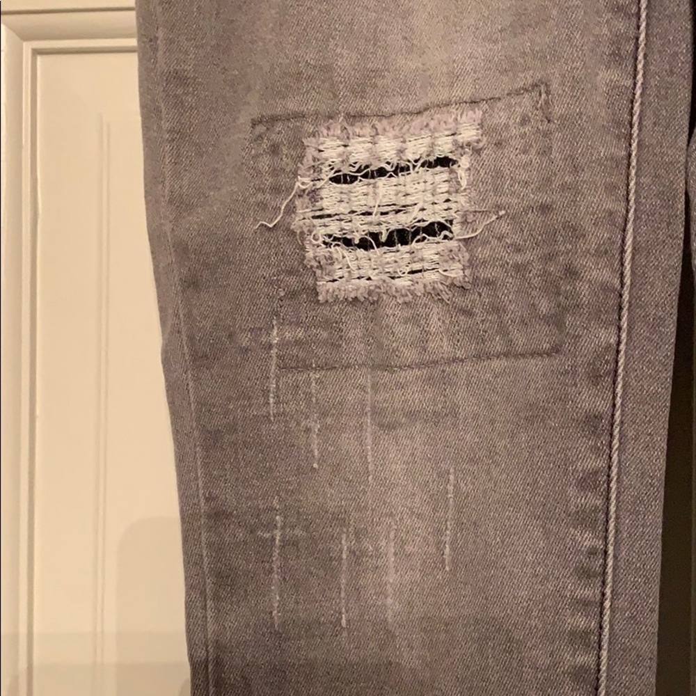 GREY RIPPED JEANS - Picture 4 of 5